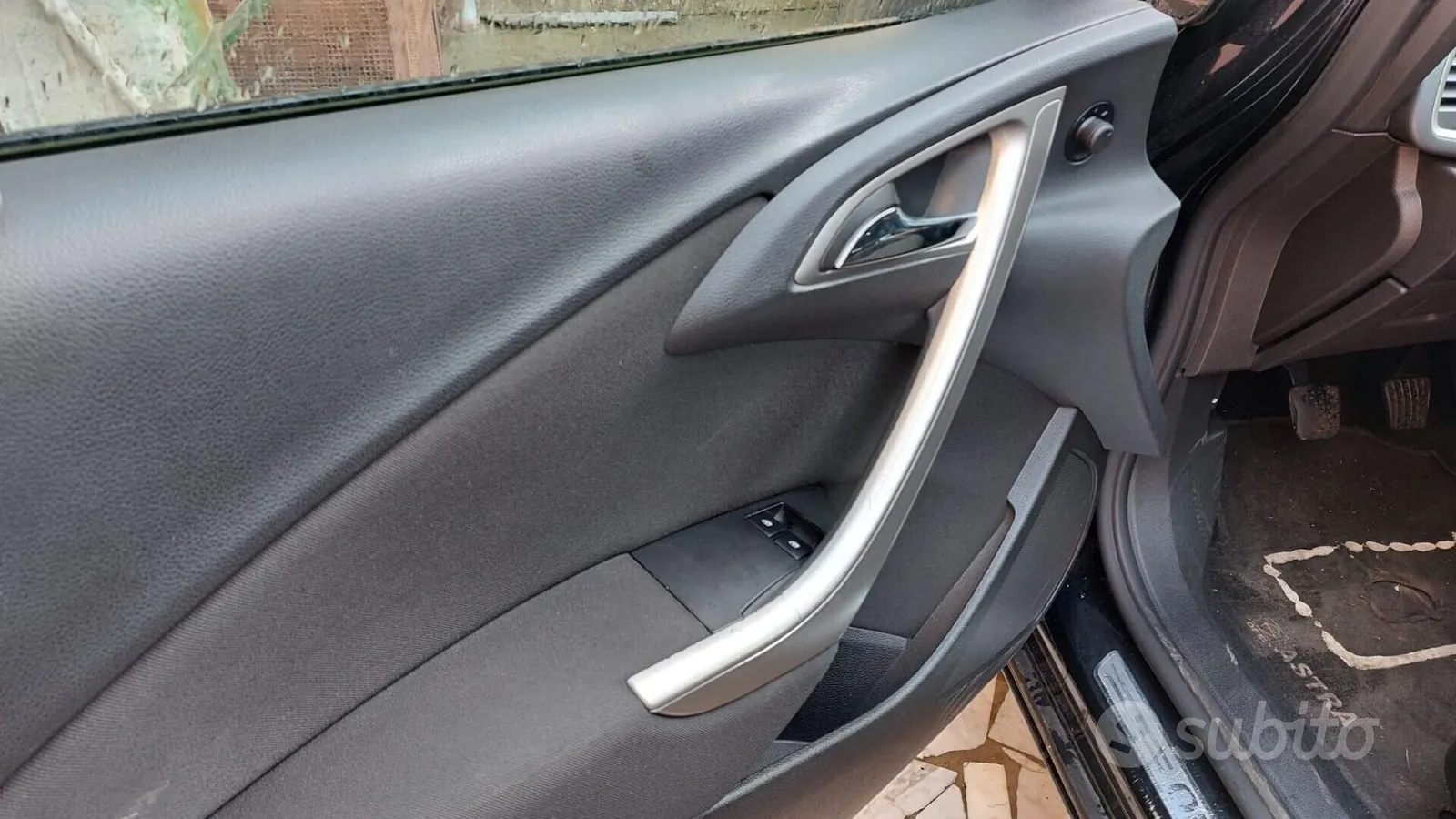 Opel Astra 2010 photo 5
