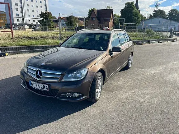 Mercedes-Benz C200 2014 photo 2