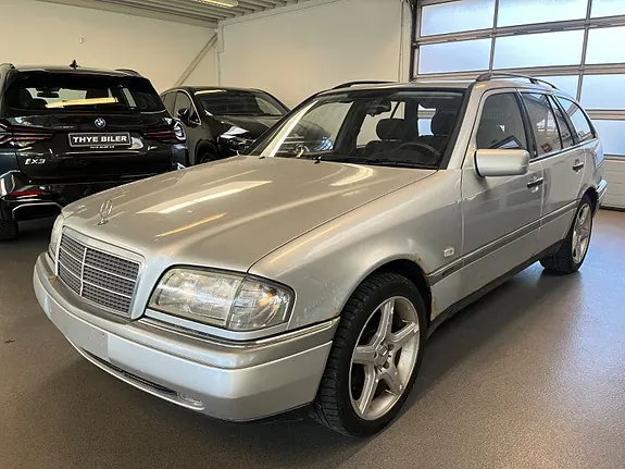 Mercedes-Benz C230