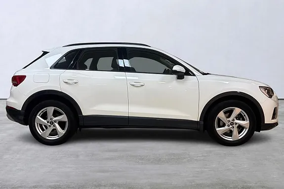 Audi Q3 2022 photo 3