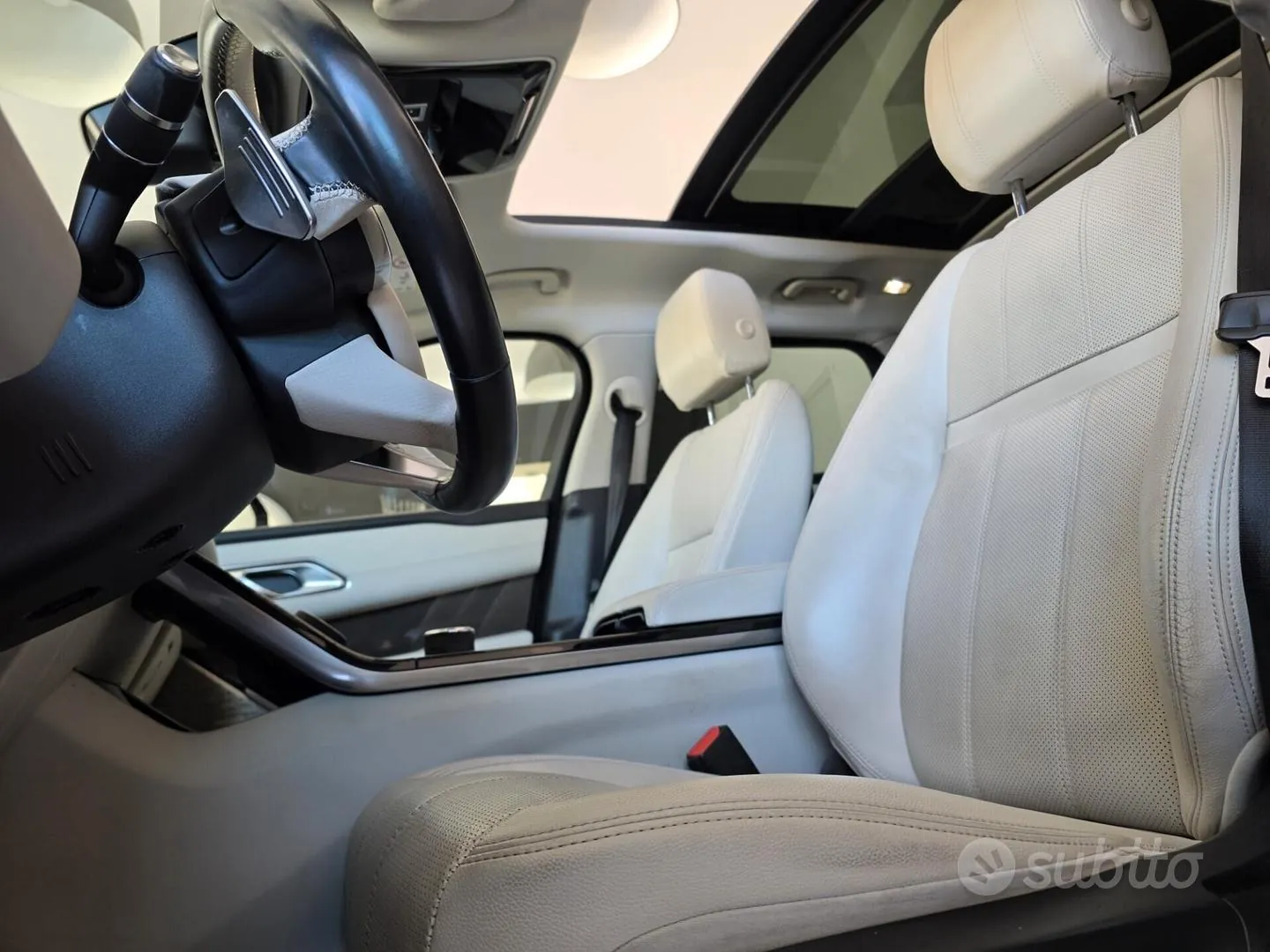 Land Rover Range Rover Velar 2018 photo 3