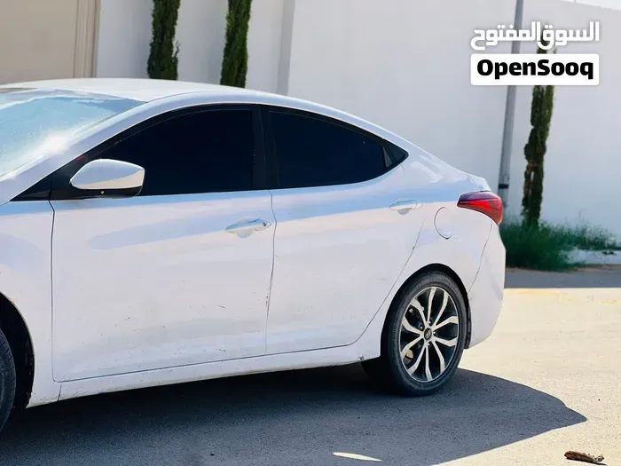 Hyundai Elantra 2015 photo 3