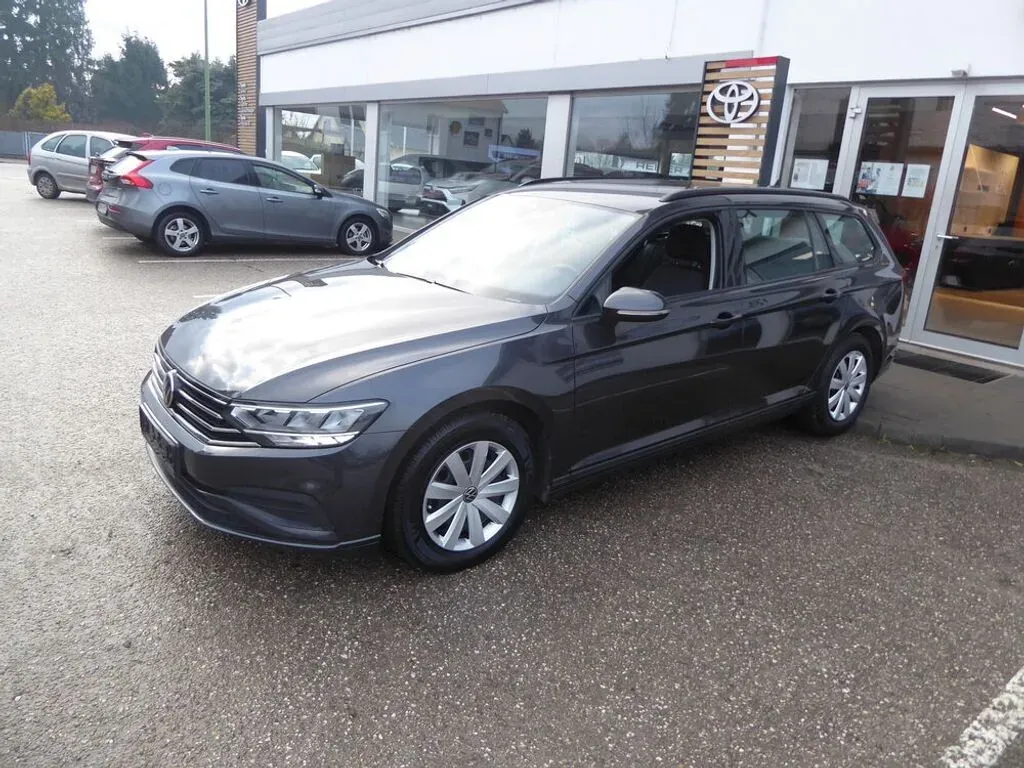 Volkswagen Passat 2023 photo 2