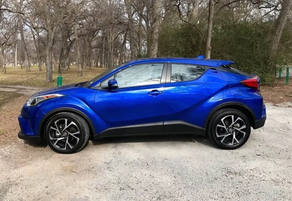 Toyota C-Hr 2018 photo 2