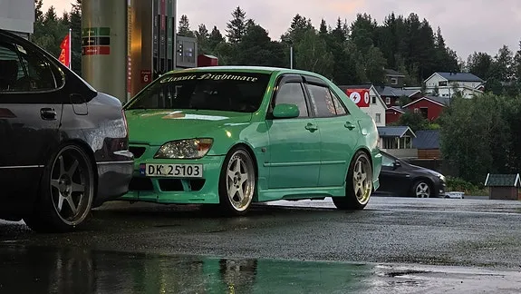 Lexus Is200