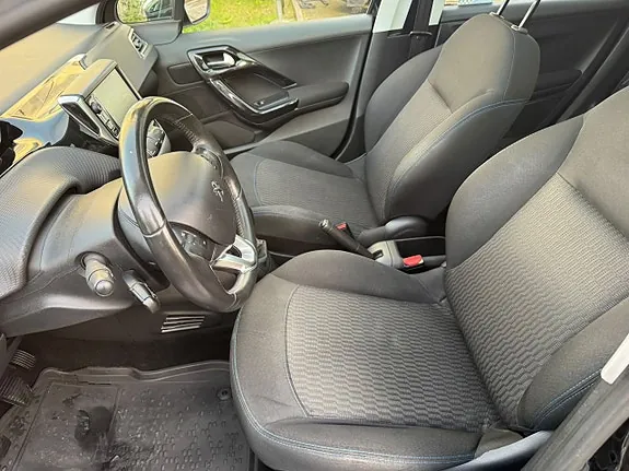 Peugeot 208 2017 photo 4