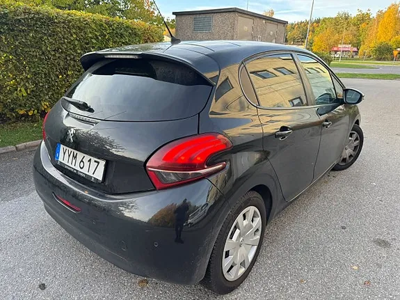 Peugeot 208 2017 photo 2