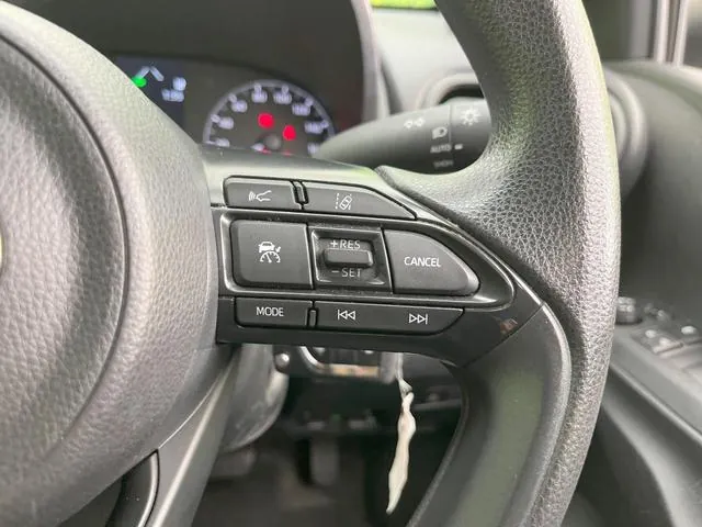 Toyota Yaris 2023 photo 5