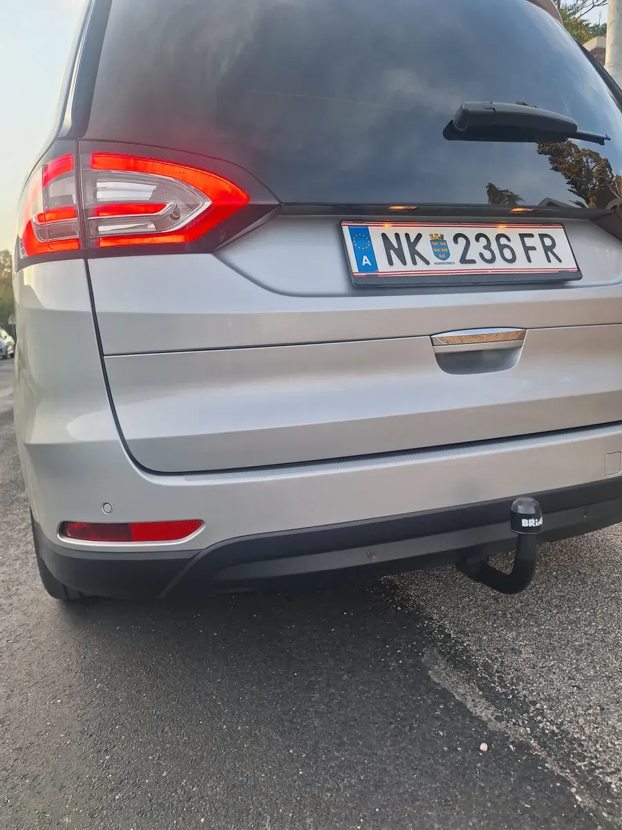 Ford Galaxy 2017 photo 2