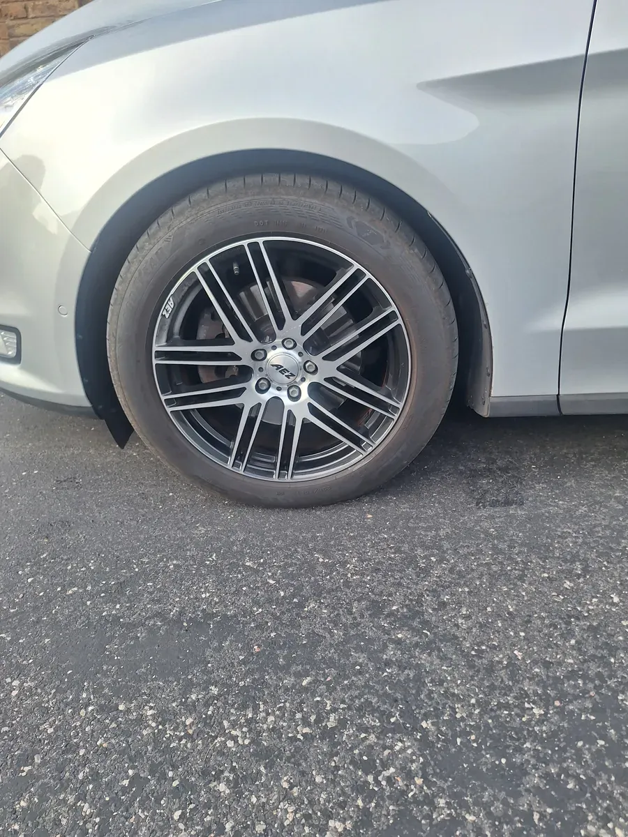 Ford Galaxy 2017 photo 3
