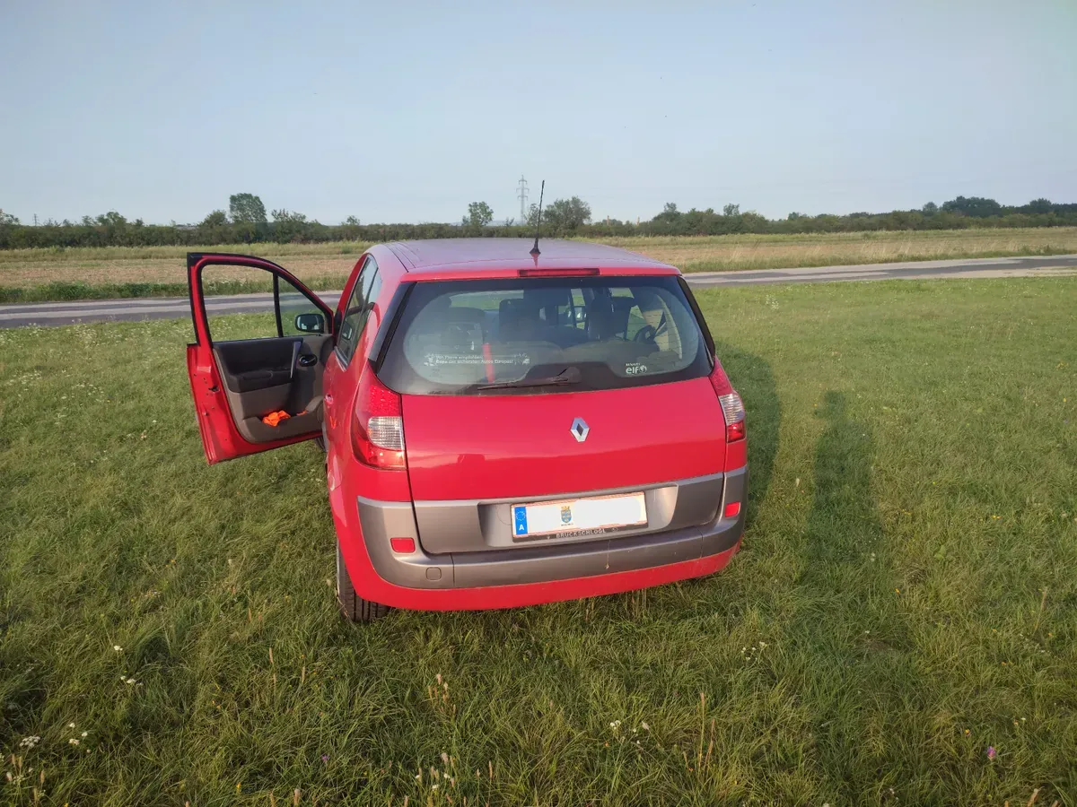 Renault Scenic 2007 photo 2