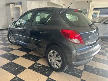 Peugeot 207 2012 photo 3
