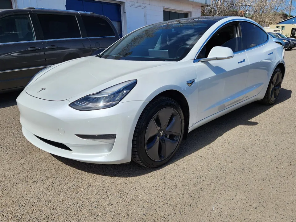 Tesla Model 3 2020 photo 3