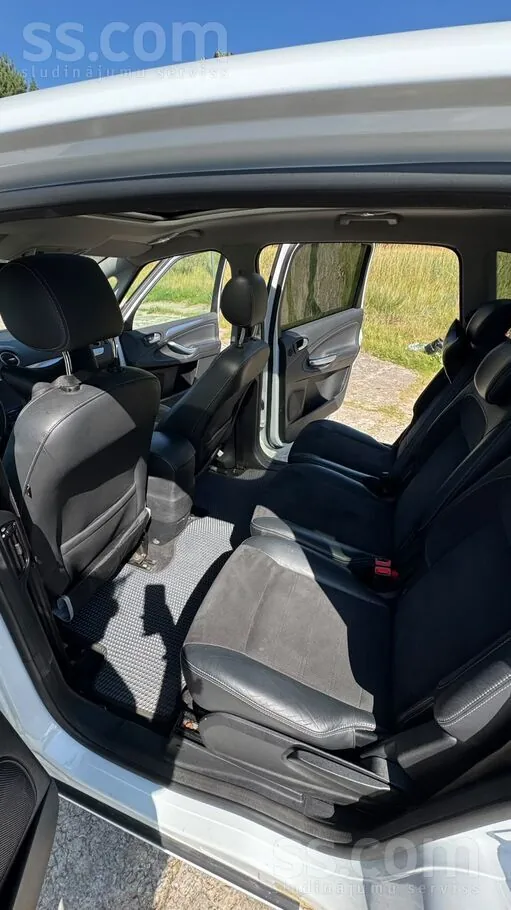Ford S-Max 2010 photo 2