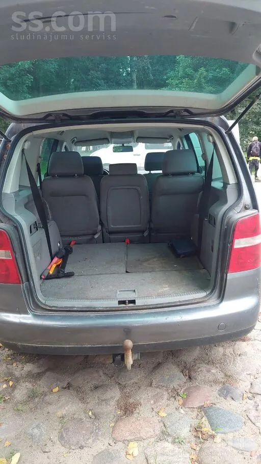 Volkswagen Touran 2005 photo 4
