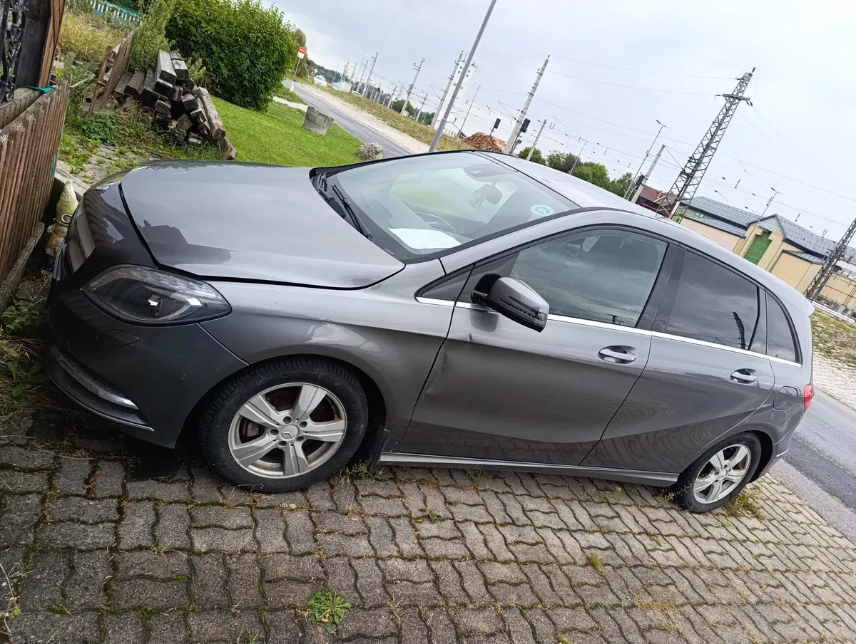 Mercedes-Benz B-Class 2012 photo 3