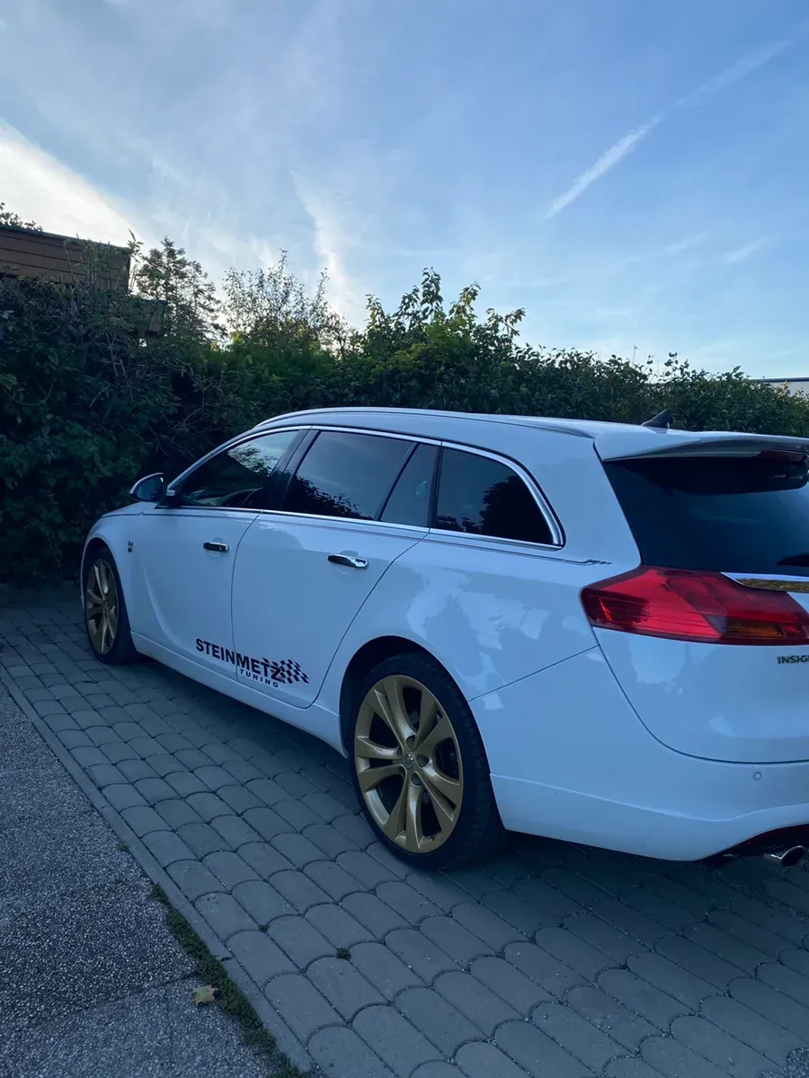 Opel Insignia 2010 photo 2