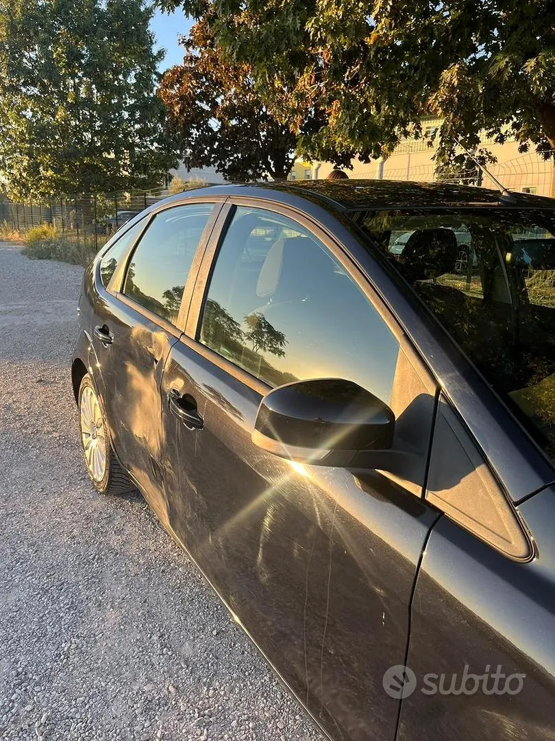 Ford Focus 2009 photo 3