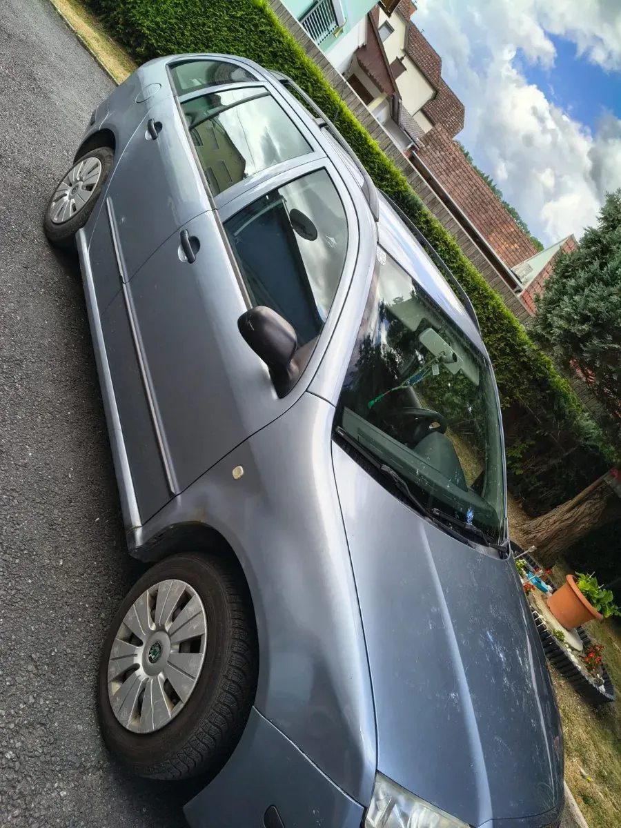 Skoda Fabia 2005 photo 2