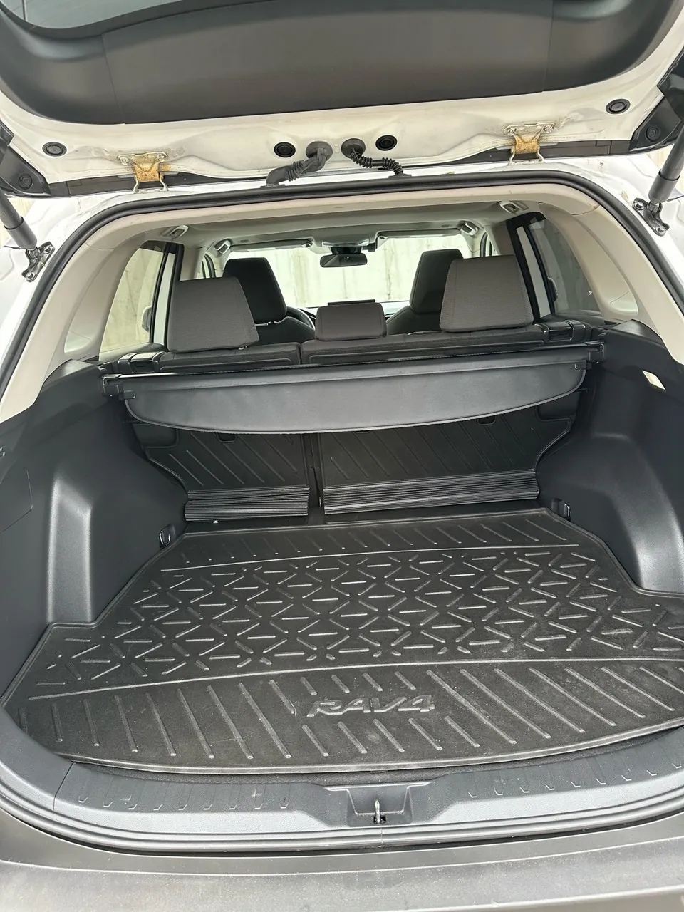 Toyota Rav4 2024 photo 3