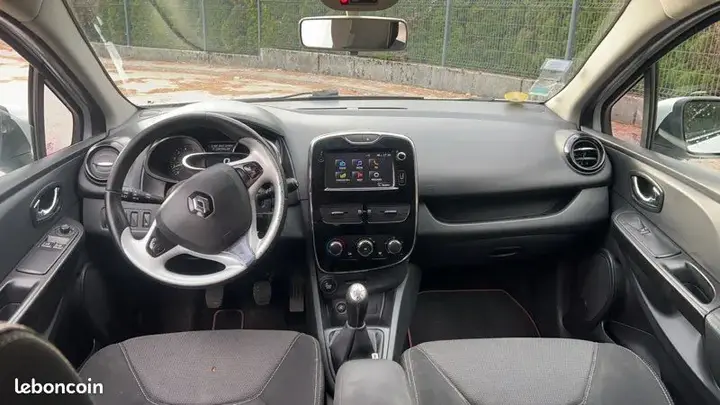 Renault Clio 2013 photo 2
