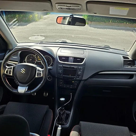 Suzuki Swift 2013 photo 3