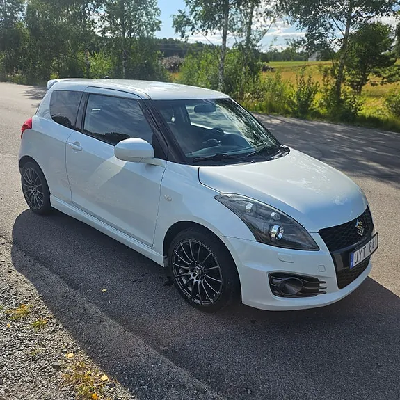 Suzuki Swift 2013 photo 2