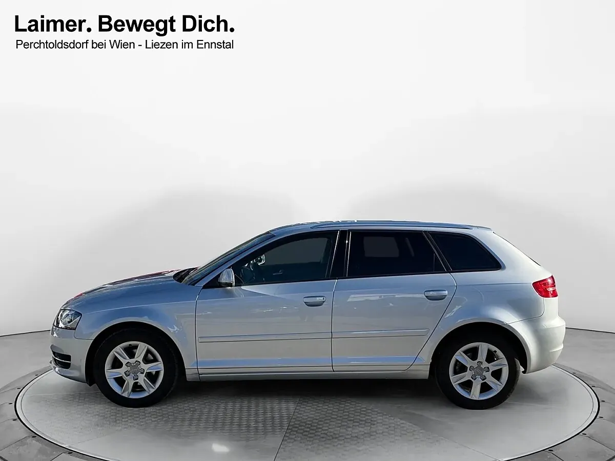 Audi A3 2012 photo 2