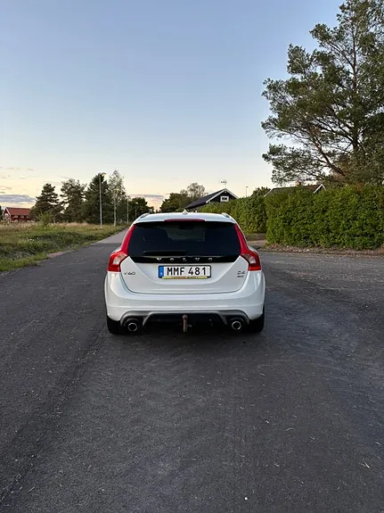 Volvo V60 2014 photo 4