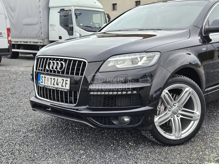 Audi Q7 2012 photo 2