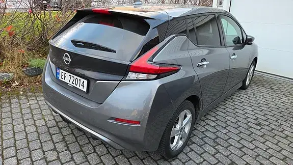 Nissan Leaf 2023 photo 2