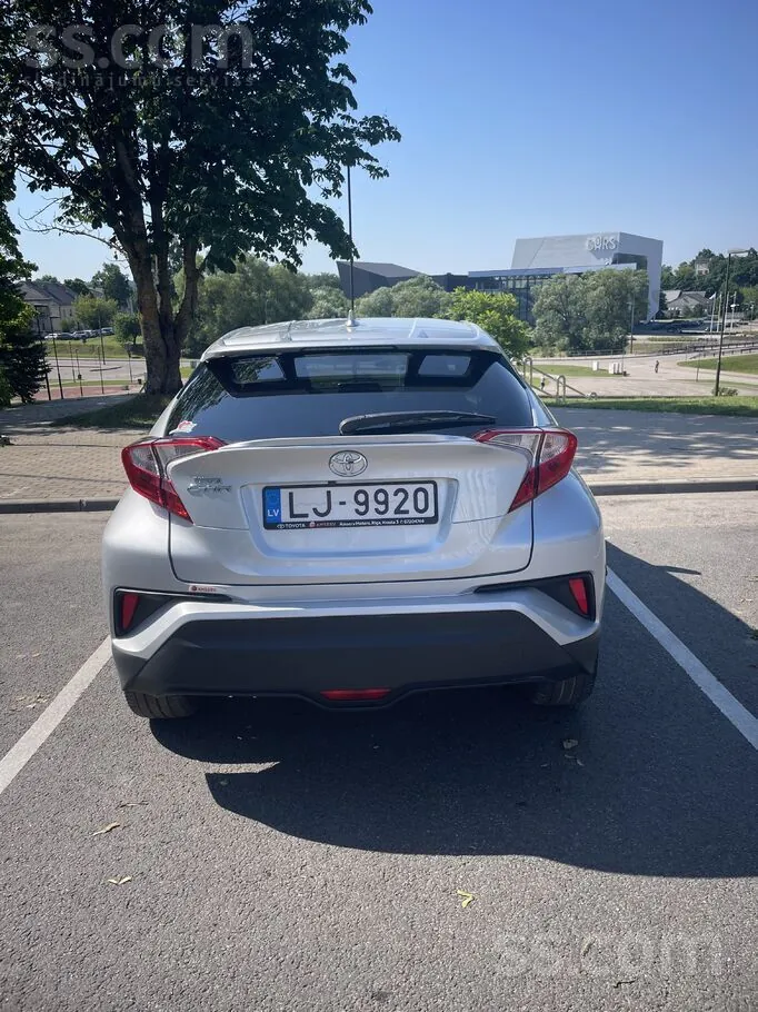 Toyota C-Hr 2018 photo 4