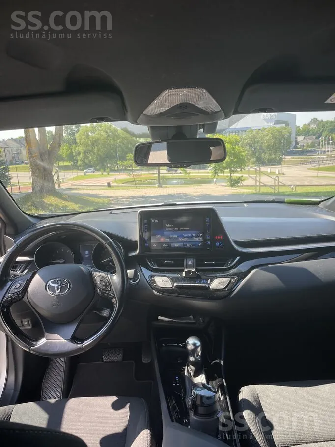 Toyota C-Hr 2018 photo 5