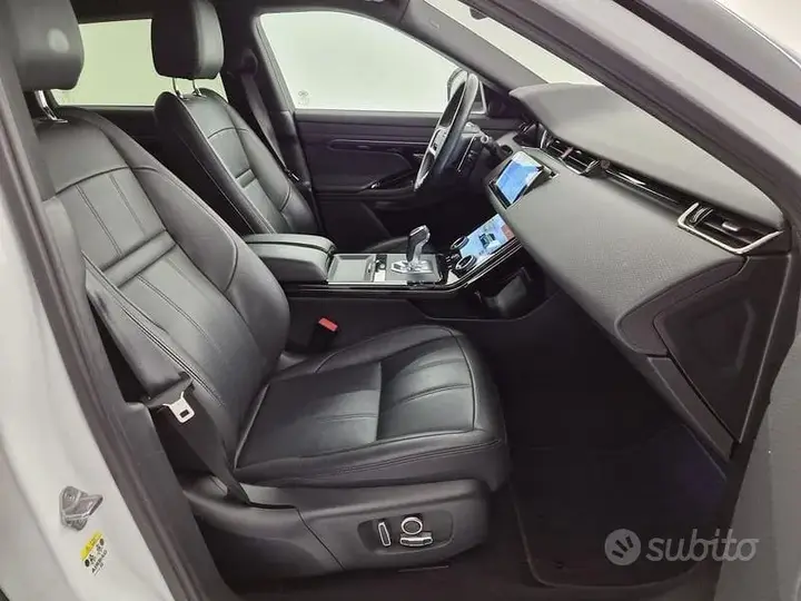 Land Rover Evoque 2022 photo 3