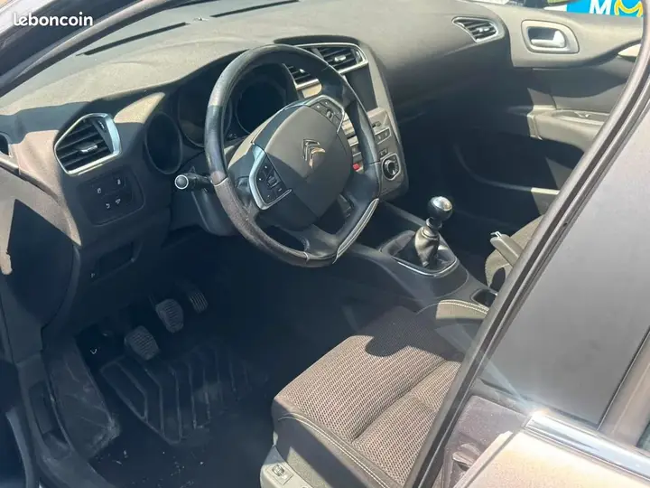 Citroen C4 2015 photo 3