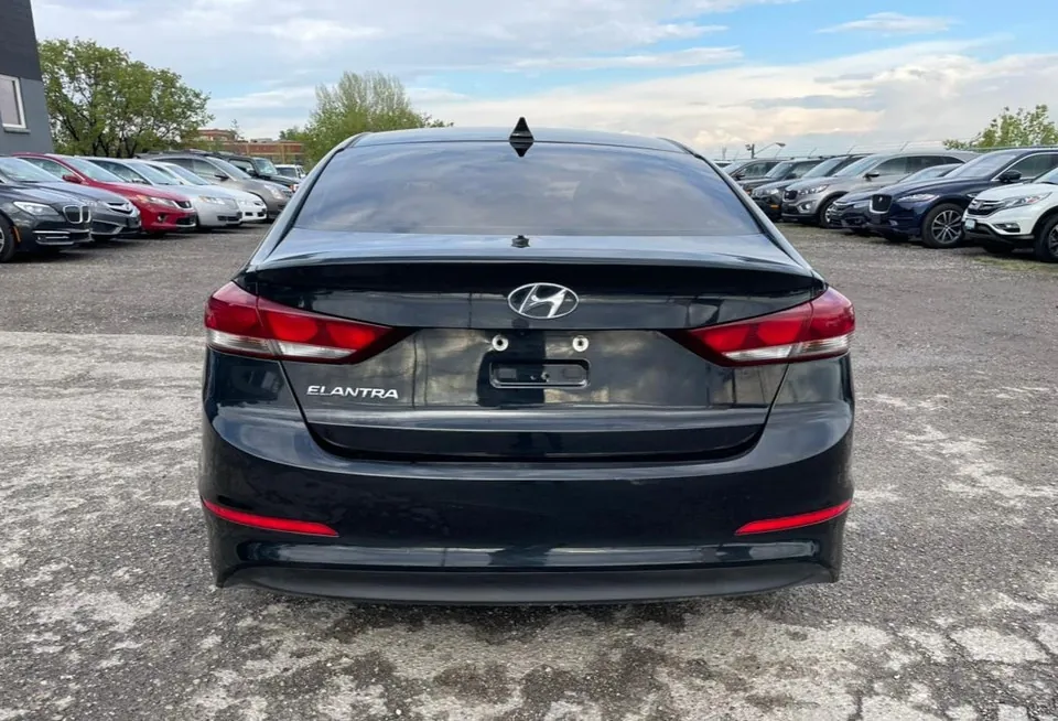 Hyundai Elantra 2018 photo 3