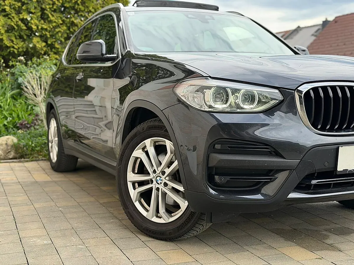 BMW X3 2018 photo 2