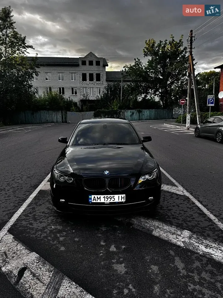 BMW 5 Series 2009 photo 2