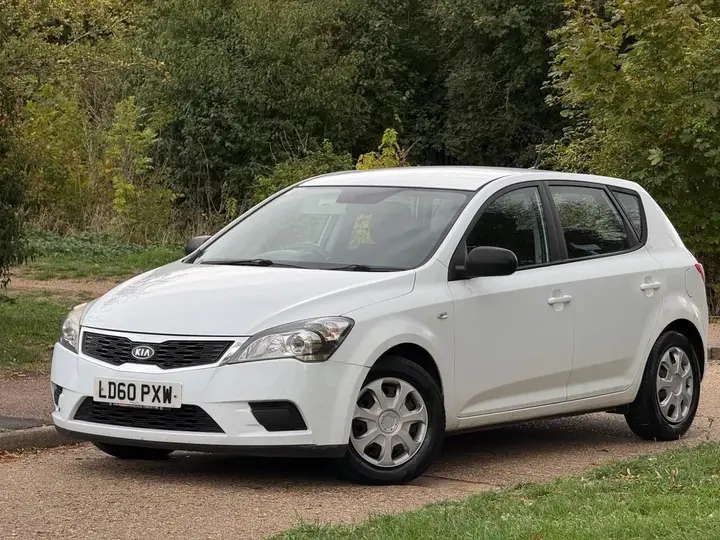 Kia Ceed 2010 photo 3