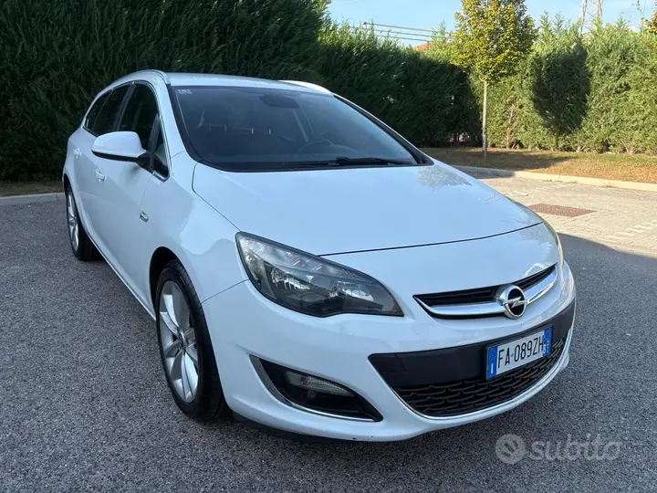 Opel Astra 2015 photo 3