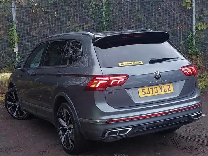 Volkswagen Tiguan Allspace 2023 photo 2