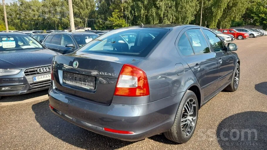 Skoda Octavia 2009 photo 4