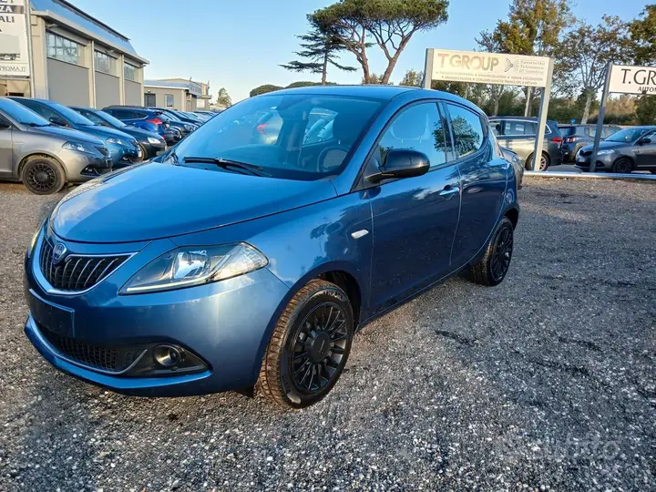 Lancia Ypsilon