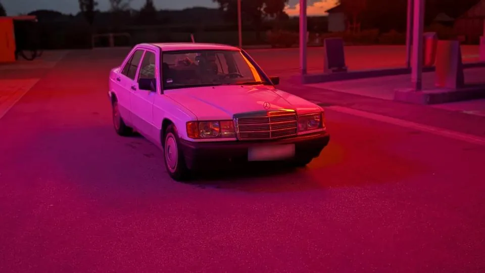 Mercedes-Benz 190E