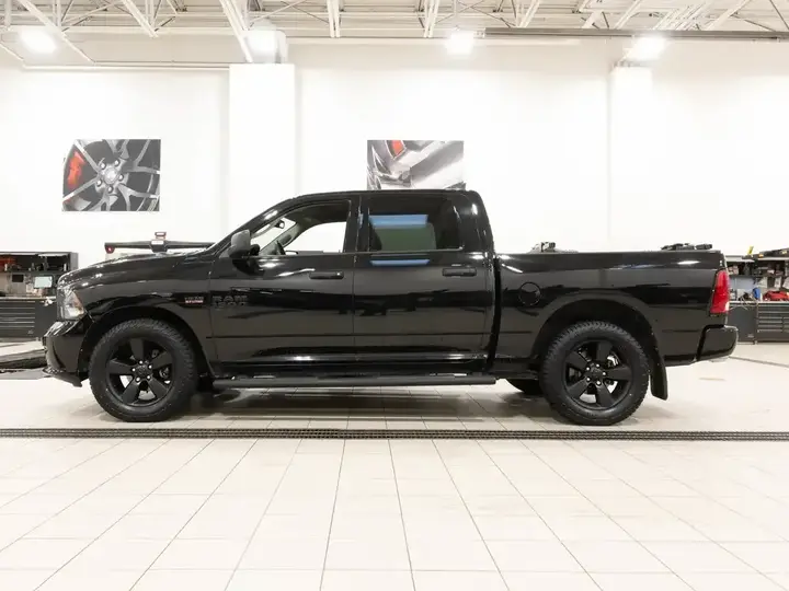 Ram 1500 Classic Crew Cab 2019 photo 2