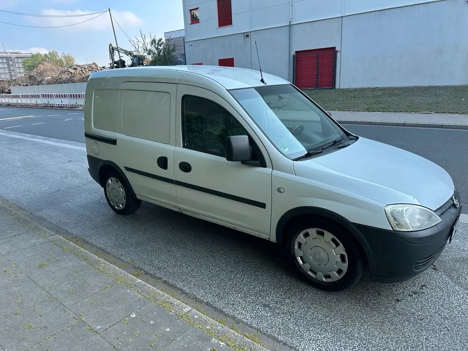 Opel Campo