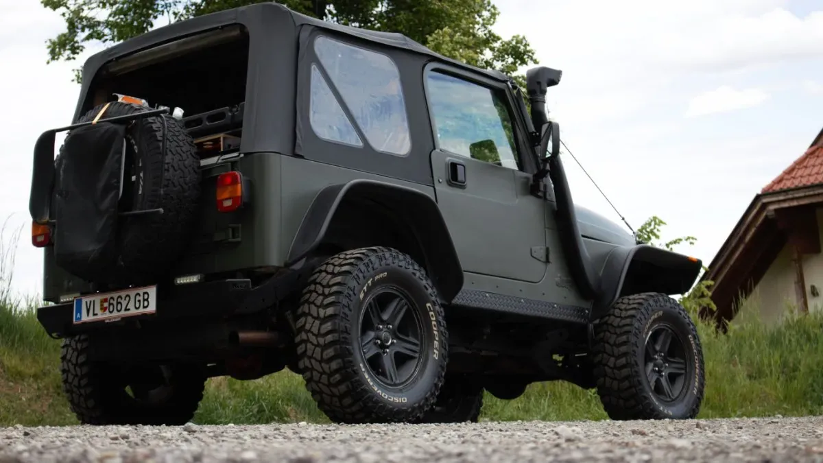 Jeep Wrangler 1996 photo 2