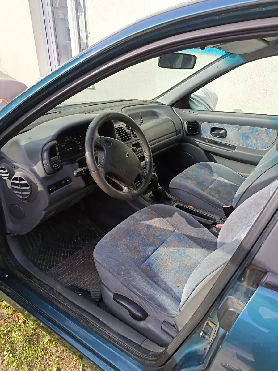 Renault Laguna 1996 photo 3