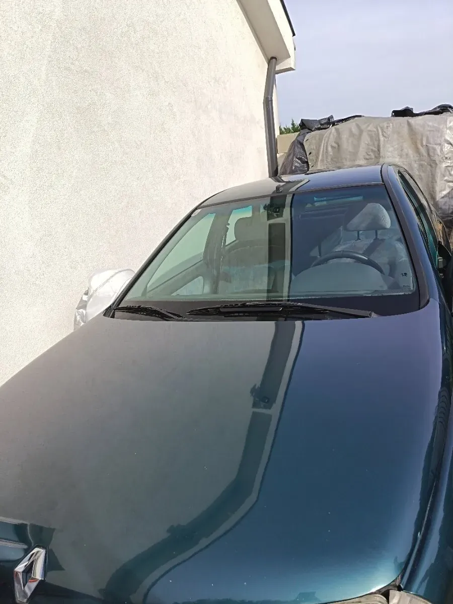Renault Laguna 1996 photo 2