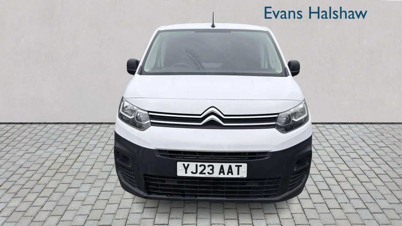Citroen Berlingo 2023 photo 2